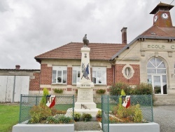 Photo paysage et monuments, Champs - le monument aux morts