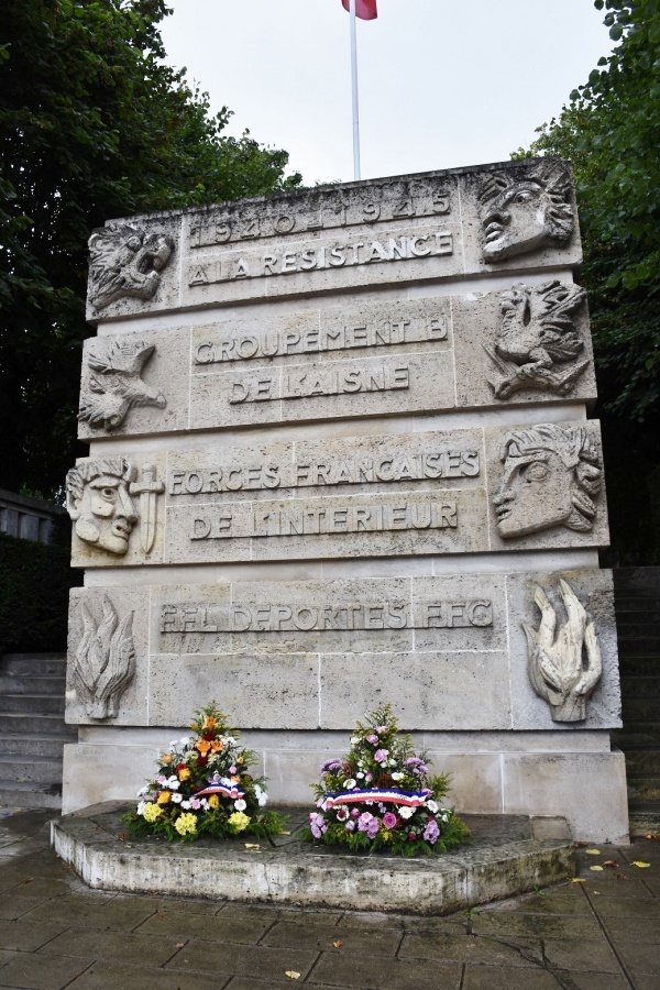 Photo Chauny - le monument aux morts