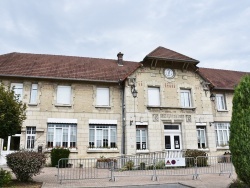 Photo paysage et monuments, Crouy - la Mairie