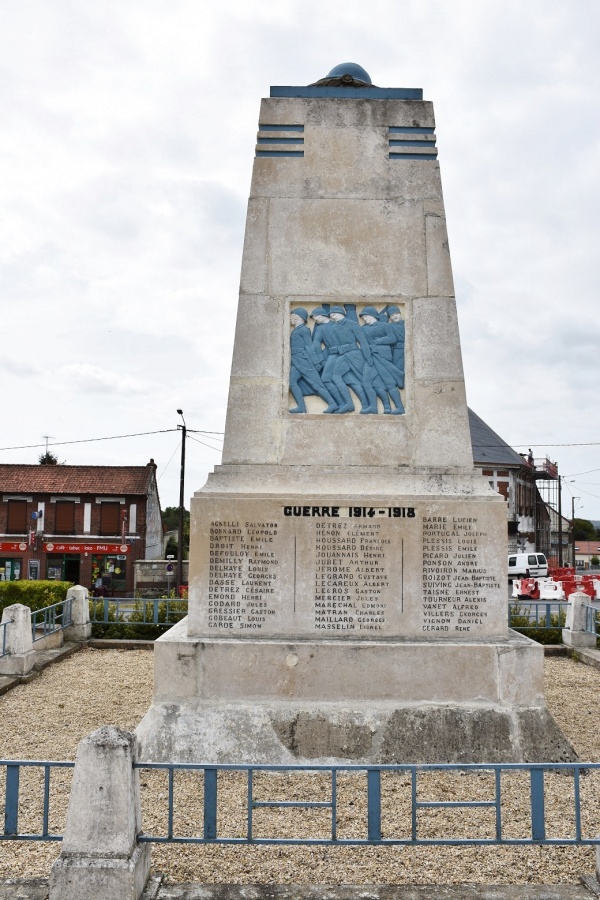 Photo Folembray - le monument aux morts