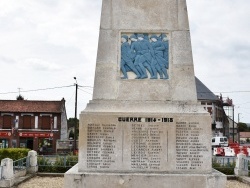 Photo paysage et monuments, Folembray - le monument aux morts