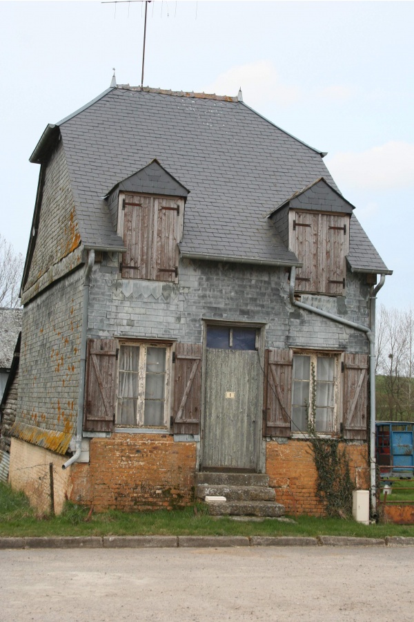 Maison typique de Thierache à Morgny.