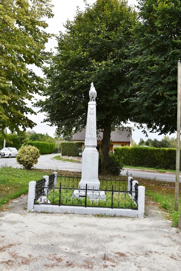 Photo Pont-Arcy - le monument aux morts