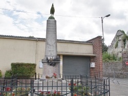 Photo paysage et monuments, Quierzy - le monument aux morts