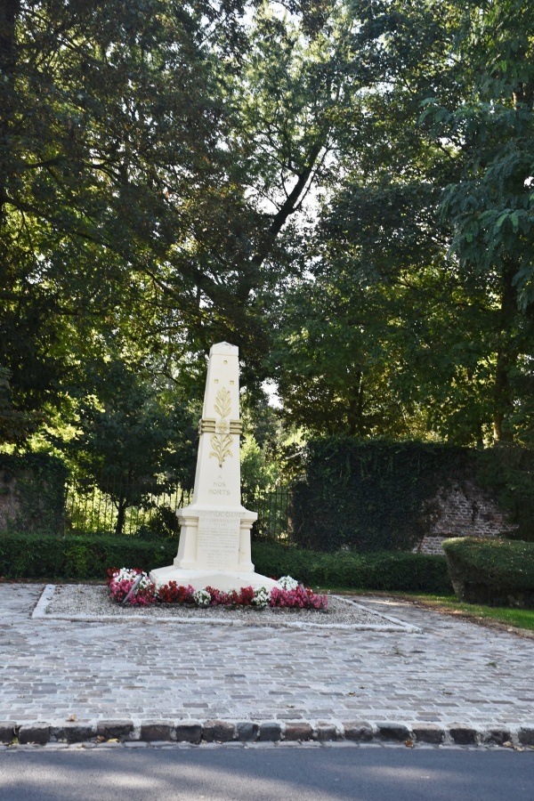 Photo Remaucourt - le monument aux morts