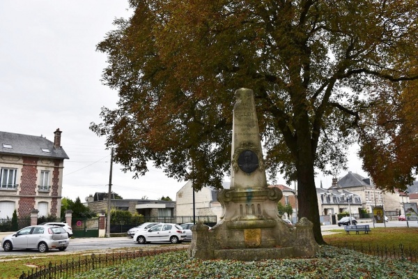 Photo Soissons - la statue