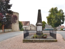 Photo paysage et monuments, Bègues - le monument aux morts