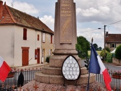 Photo paysage et monuments, Le Bouchaud - Monument-aux-Morts
