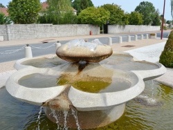 Photo paysage et monuments, Cognat-Lyonne - la fontaine