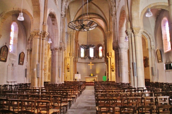Photo Le Donjon - Interieure de L'église