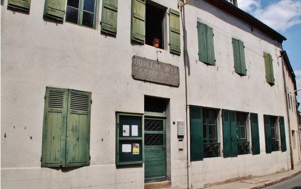 Photo Le Donjon - La Mairie