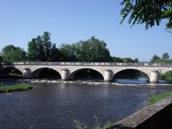 Photo paysage et monuments, Ébreuil - Le pont sur la Sioule.