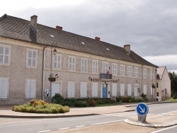 Photo paysage et monuments, Lapalisse - Hotel-de-Ville