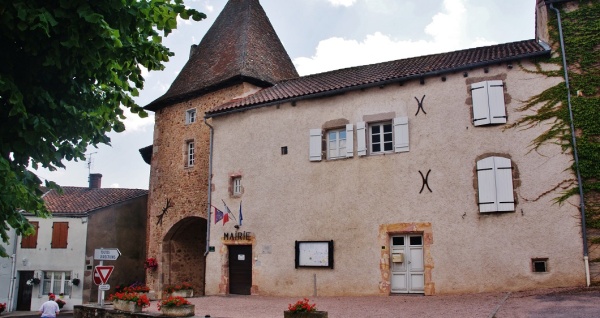 Photo Montaiguët-en-Forez - La Mairie