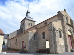 Photo paysage et monuments, Saint-Gérand-le-Puy - ²²église Saint-Julien 11 Em Siècle