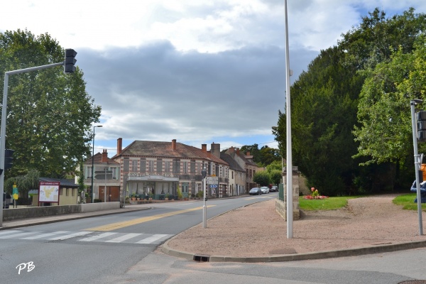 Photo Saint-Gérand-le-Puy - Le Village