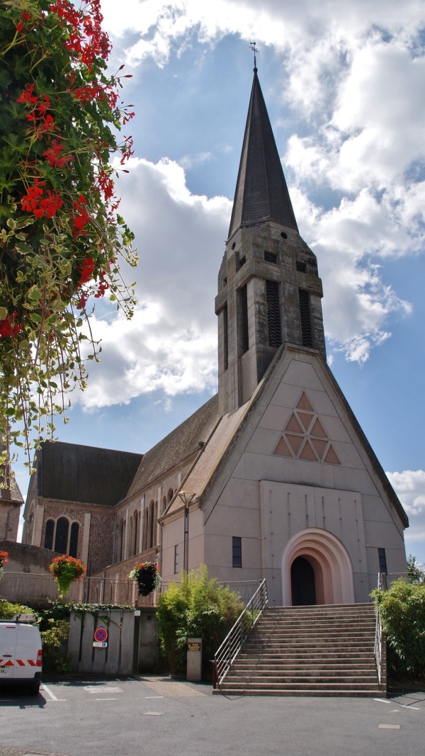 Photo Saint-Germain-des-Fossés - église Notre Dame