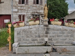 Photo paysage et monuments, Saint-Nicolas-des-Biefs - Fontaine