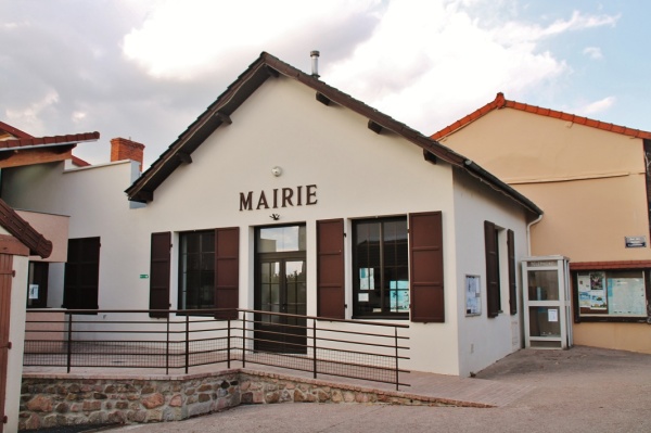 Photo Saint-Pierre-Laval - La Mairie