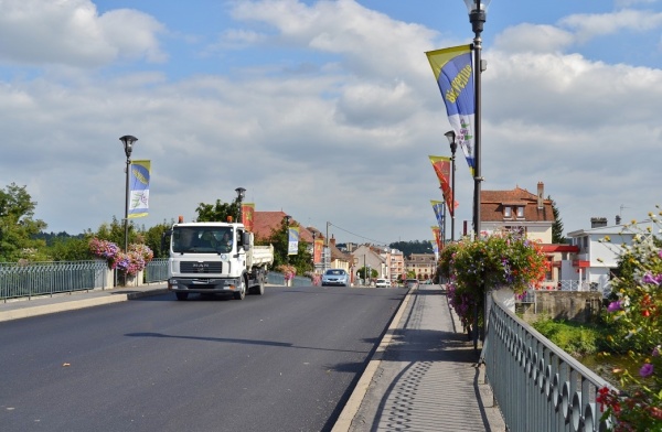 Photo Saint-Pourçain-sur-Sioule - la commune