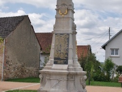 Photo paysage et monuments, Saint-Yorre - le monument aux morts