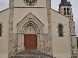 Photo paysage et monuments, Ussel-d'Allier - église Saint Isidore