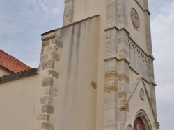 Photo paysage et monuments, Ussel-d'Allier - église Saint Isidore