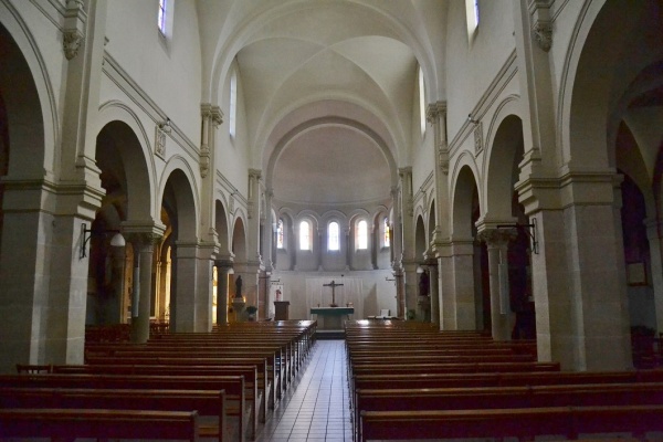 Photo Varennes-sur-Allier - église Sainte Croix