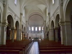 Photo paysage et monuments, Varennes-sur-Allier - église Sainte Croix