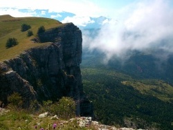Photo paysage et monuments, Le Castellard-Melan - Crête de Géruen au-dessus des Hautes Duyes