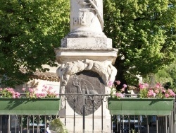 Photo paysage et monuments, Céreste - le monument aux morts