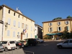 Photo paysage et monuments, Céreste - la commune