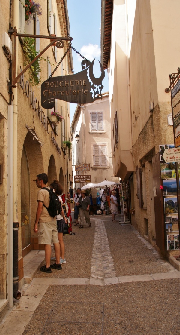 Photo Moustiers-Sainte-Marie - la commune