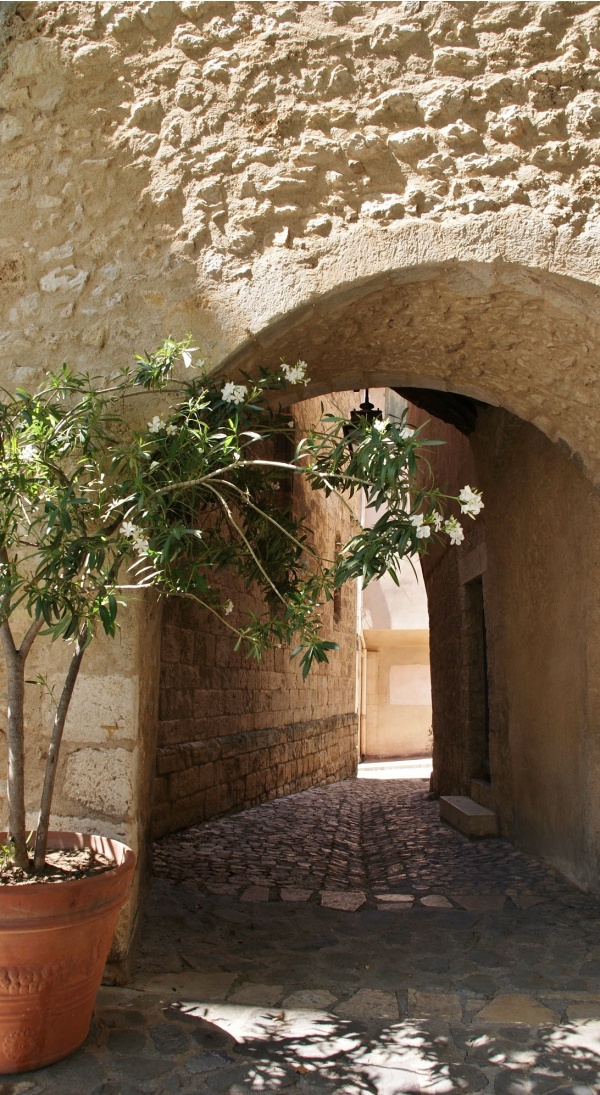 Photo Moustiers-Sainte-Marie - la commune