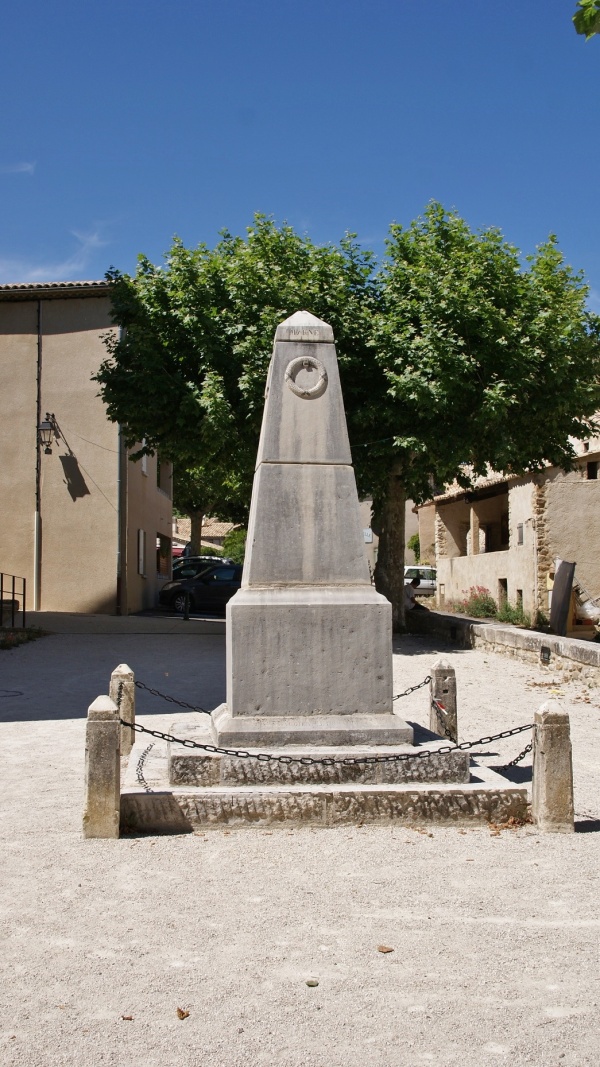 Photo Ongles - le monument aux morts