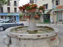 Photo paysage et monuments, Oraison - la fontaine