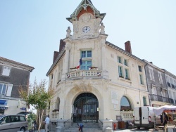 Photo paysage et monuments, Piégut - la mairie