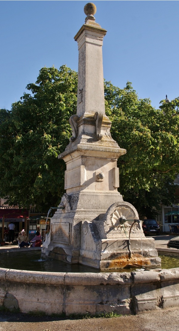 Photo Reillanne - la fontaine