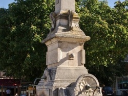 Photo paysage et monuments, Reillanne - la fontaine