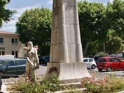 Photo paysage et monuments, Riez - le monument aux morts