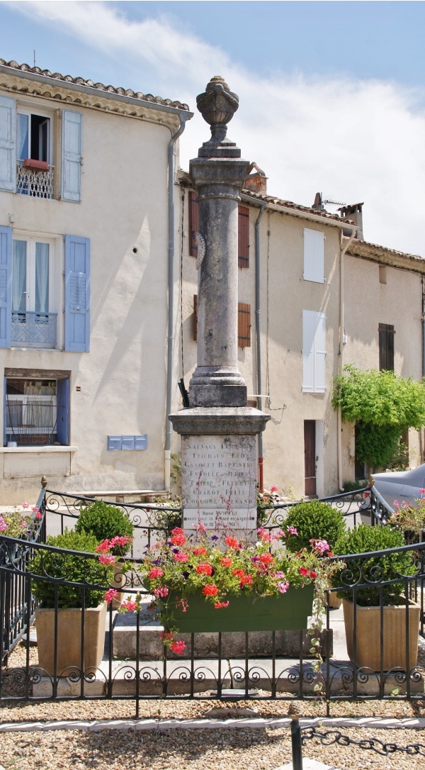 Photo Roumoules - le monument aux morts