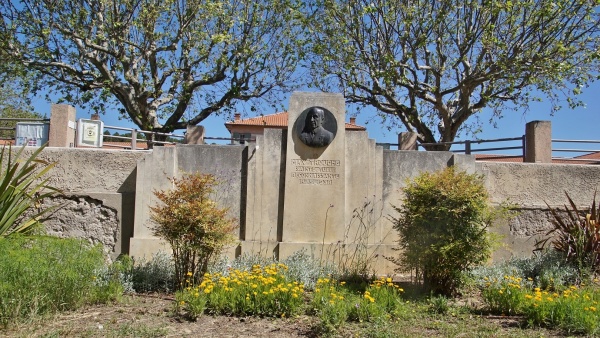 Photo Sainte-Tulle - la statue