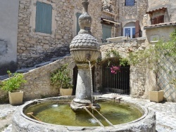 Photo paysage et monuments, Sigonce - la fontaine