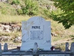 Photo paysage et monuments, Villemus - le monument aux morts