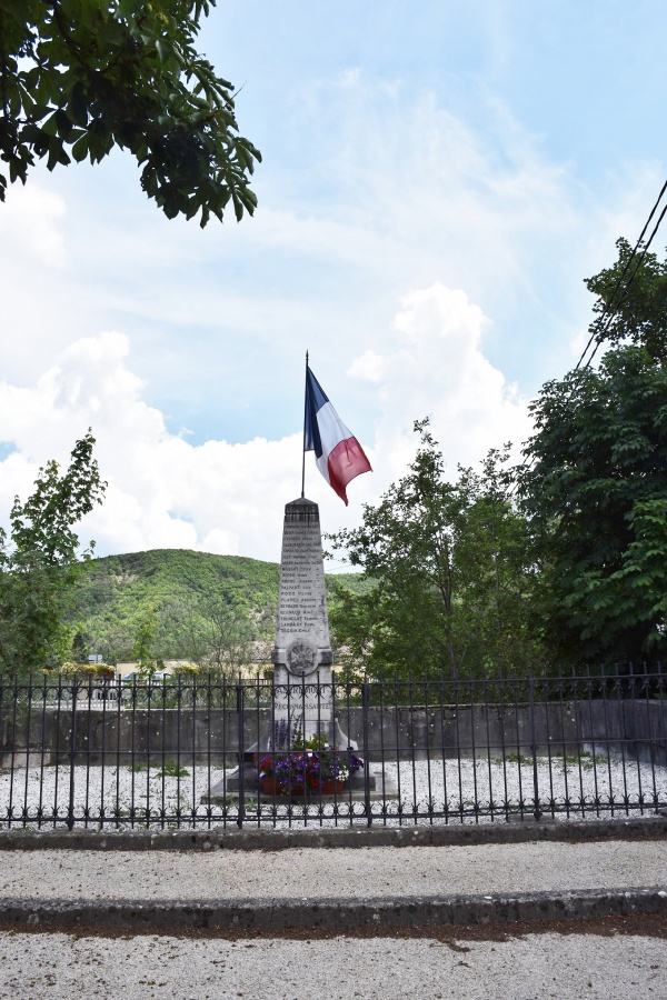 le Monument Aux Morts