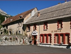 Photo paysage et monuments, Le Noyer - Place de de la Mairie.