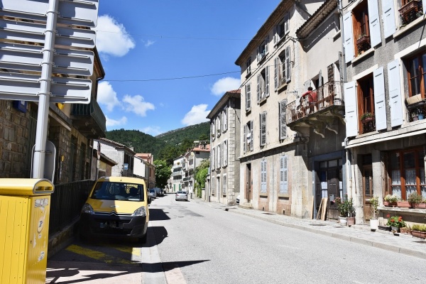 Photo Serres - le Village