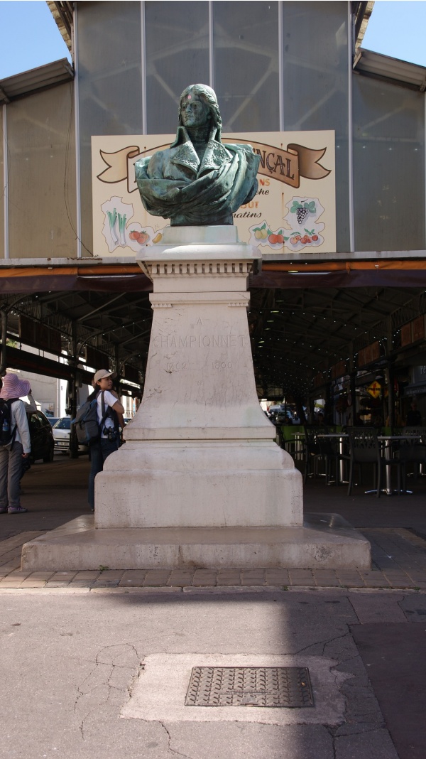 Photo Antibes - la statues