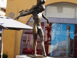 Photo paysage et monuments, Biot - la statues