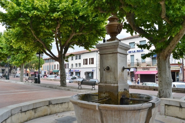 Photo Mouans-Sartoux - la fontaine